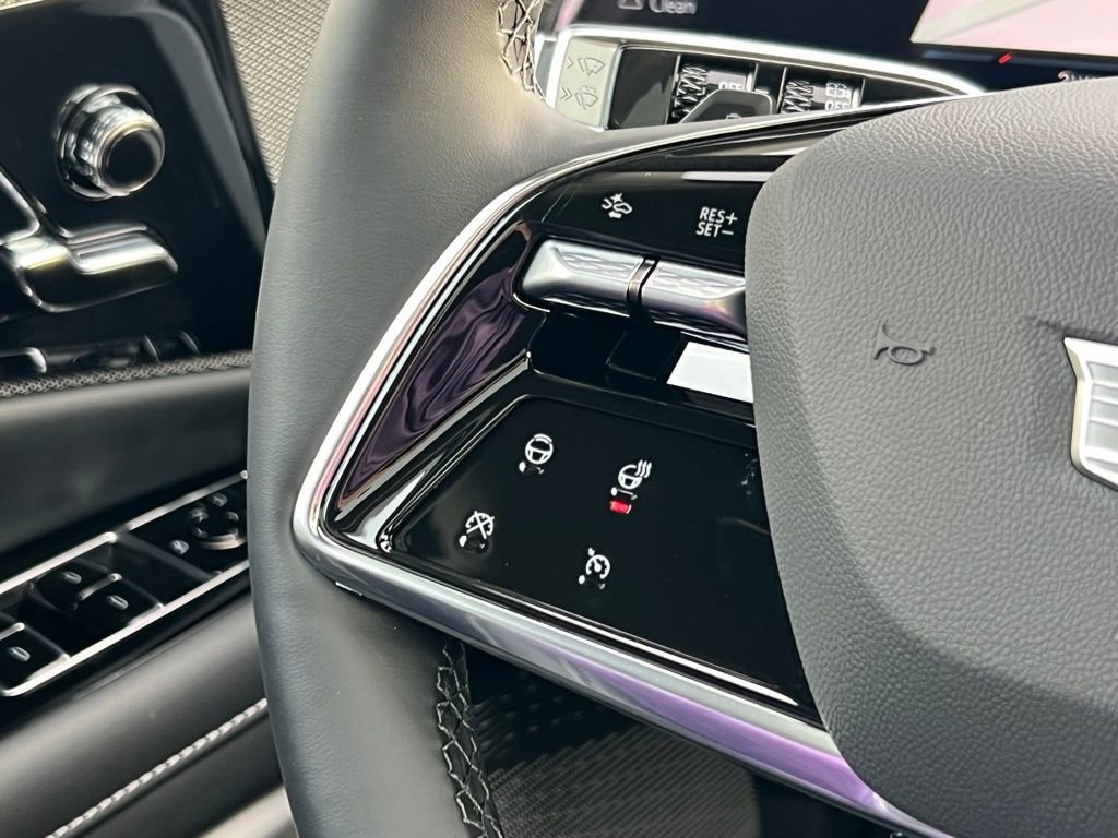 New 2026 Cadillac Optiq Luxury 1 image 33