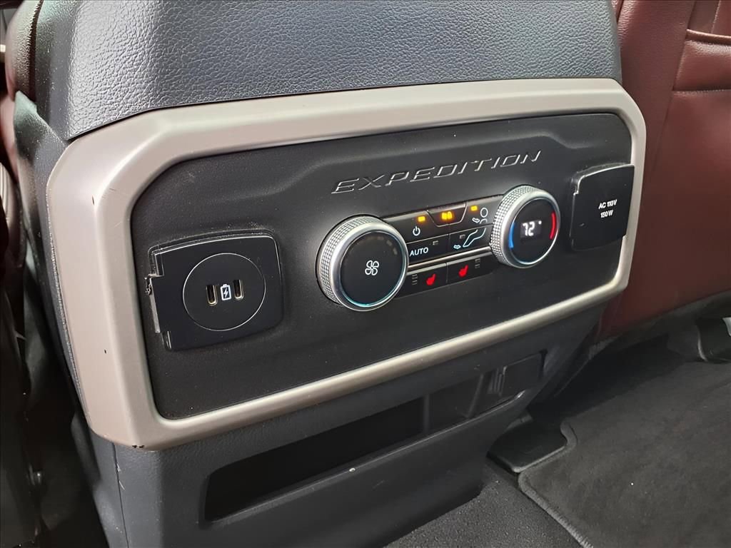 Used 2024 Ford Expedition Limited image 25