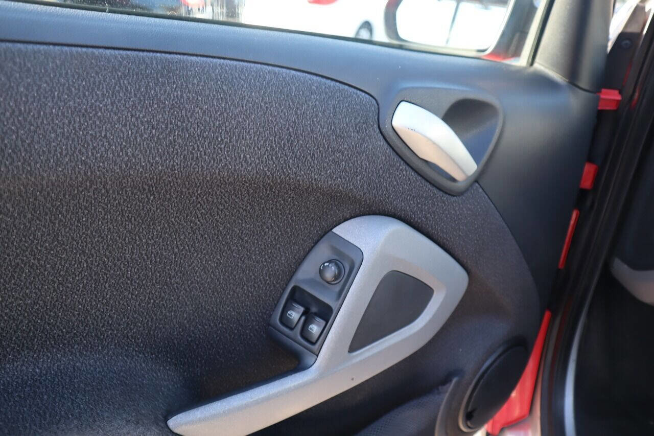 Used 2009 smart fortwo passion image 33