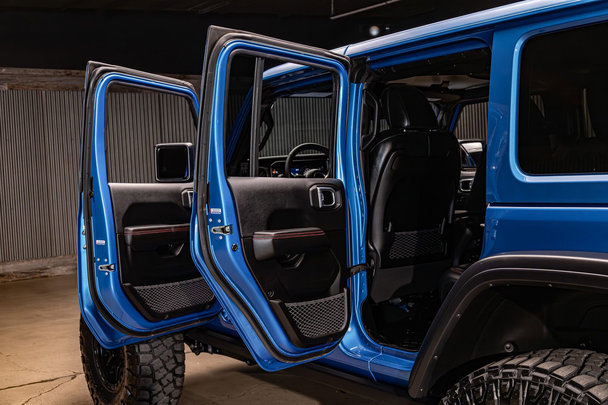 Used 2025 Jeep Wrangler Unlimited Rubicon w/ Convenience Group image 29