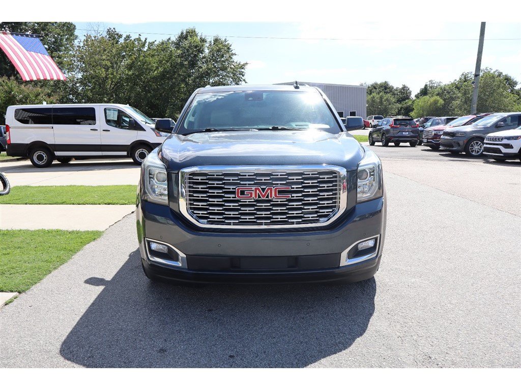 Used 2020 GMC Yukon XL Denali w/ Denali Premium Package AWD/4WD image 8