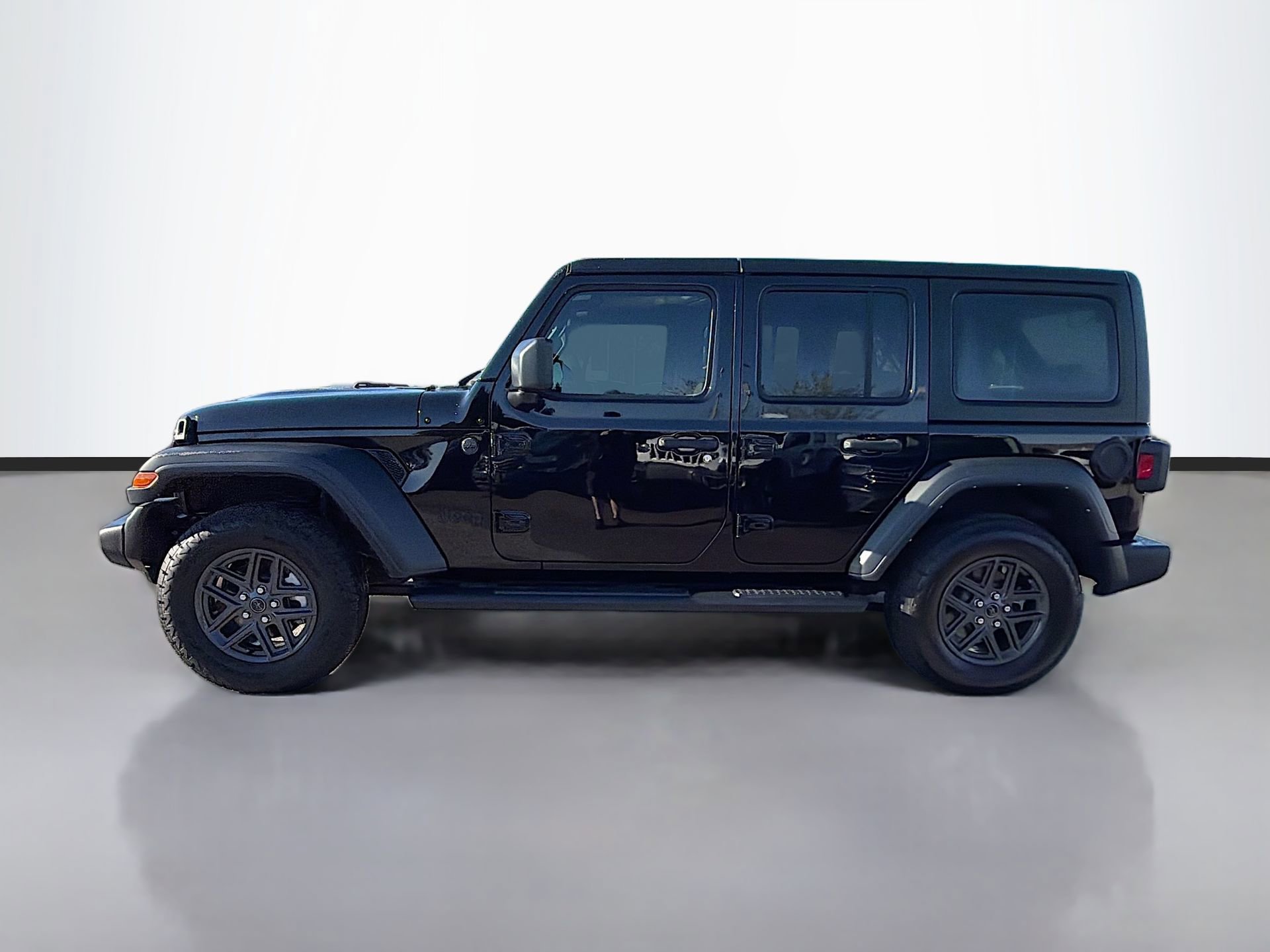 Used 2024 Jeep Wrangler Sport S image 7