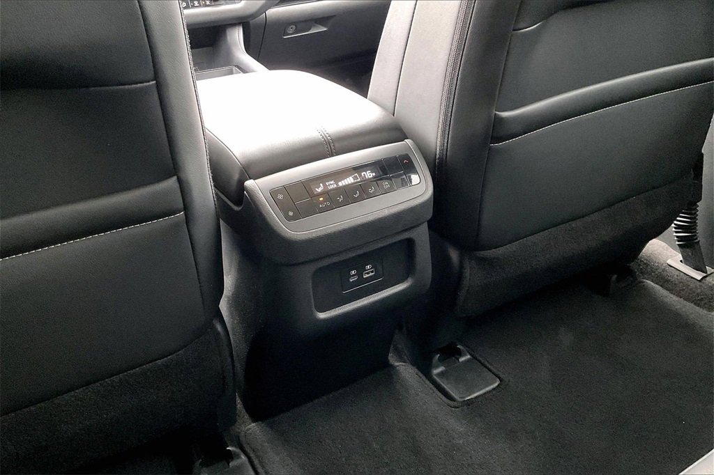 Used 2025 Nissan Pathfinder SL image 35