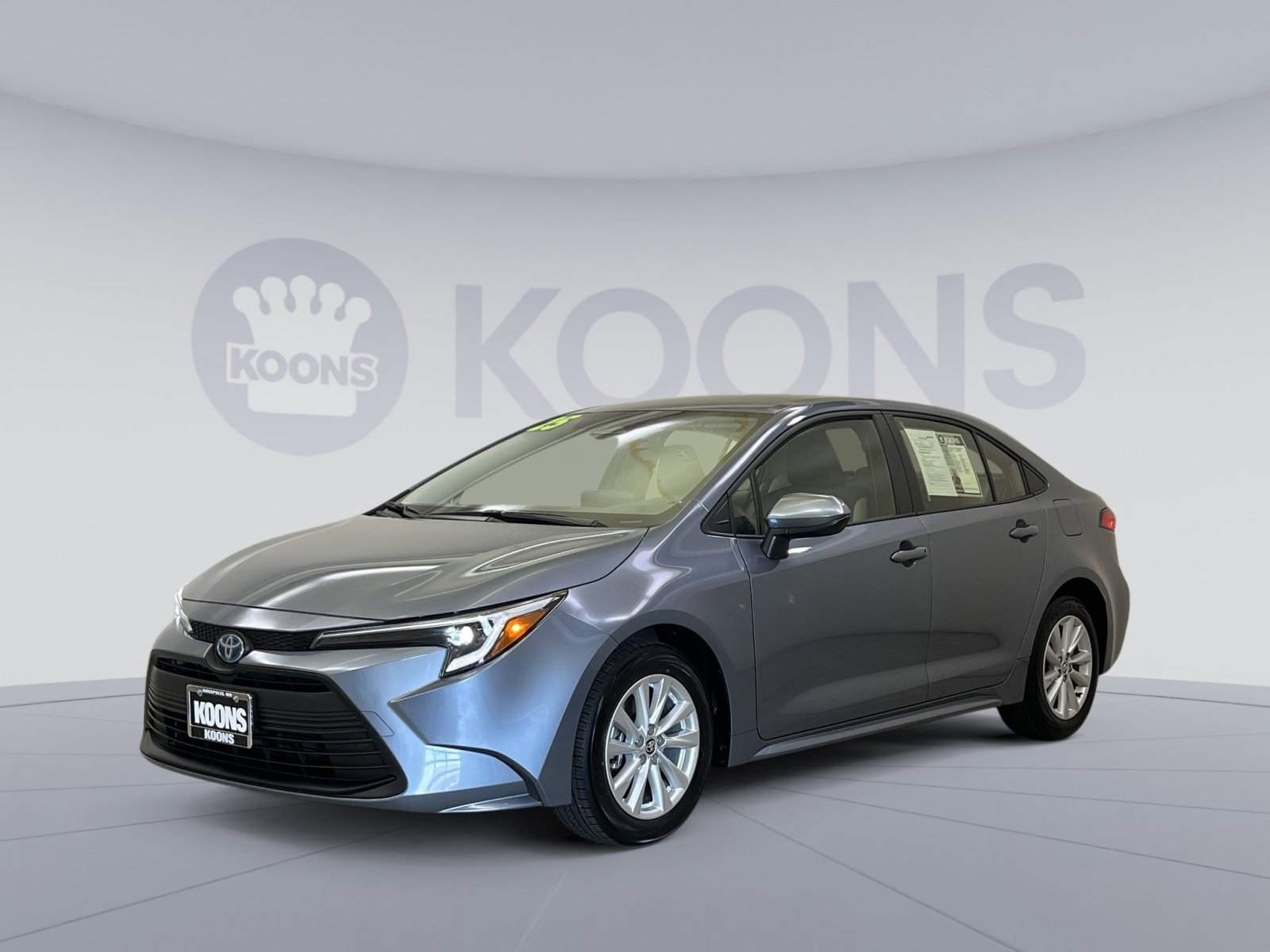 Used 2025 Toyota Corolla LE image 4