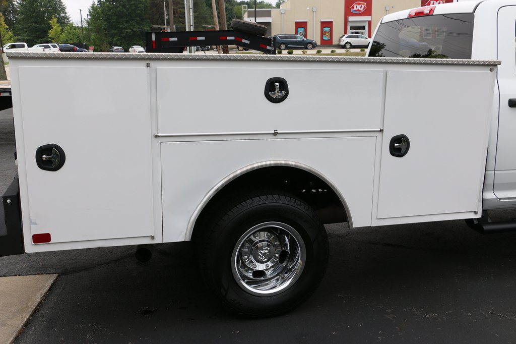 Used 2024 RAM 3500 Tradesman w/ Chrome Appearance Group AWD/4WD image 47
