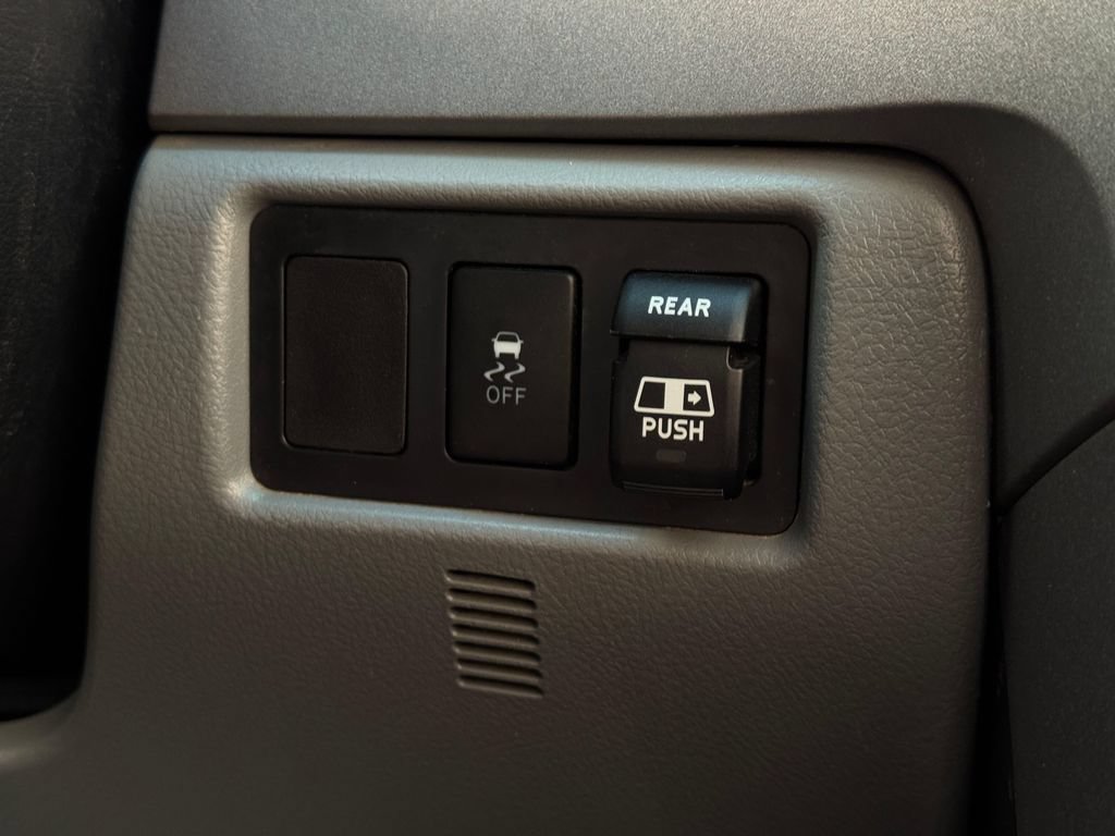 Used 2012 Toyota Tundra 4x4 Double Cab w/ TRD Off-Road Pkg image 25