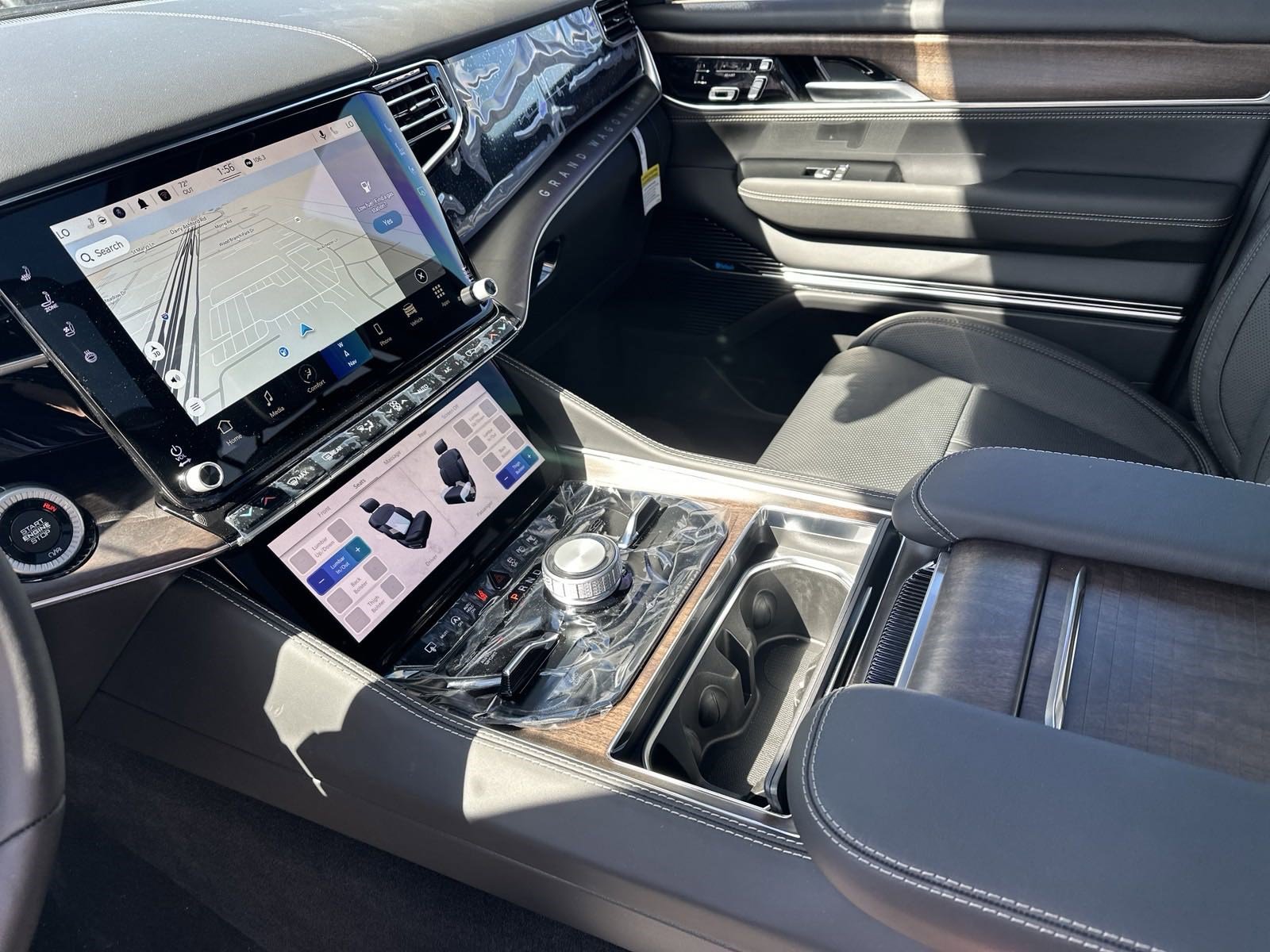 New 2023 Jeep Grand Wagoneer Series II w/ Premium Group II image 14