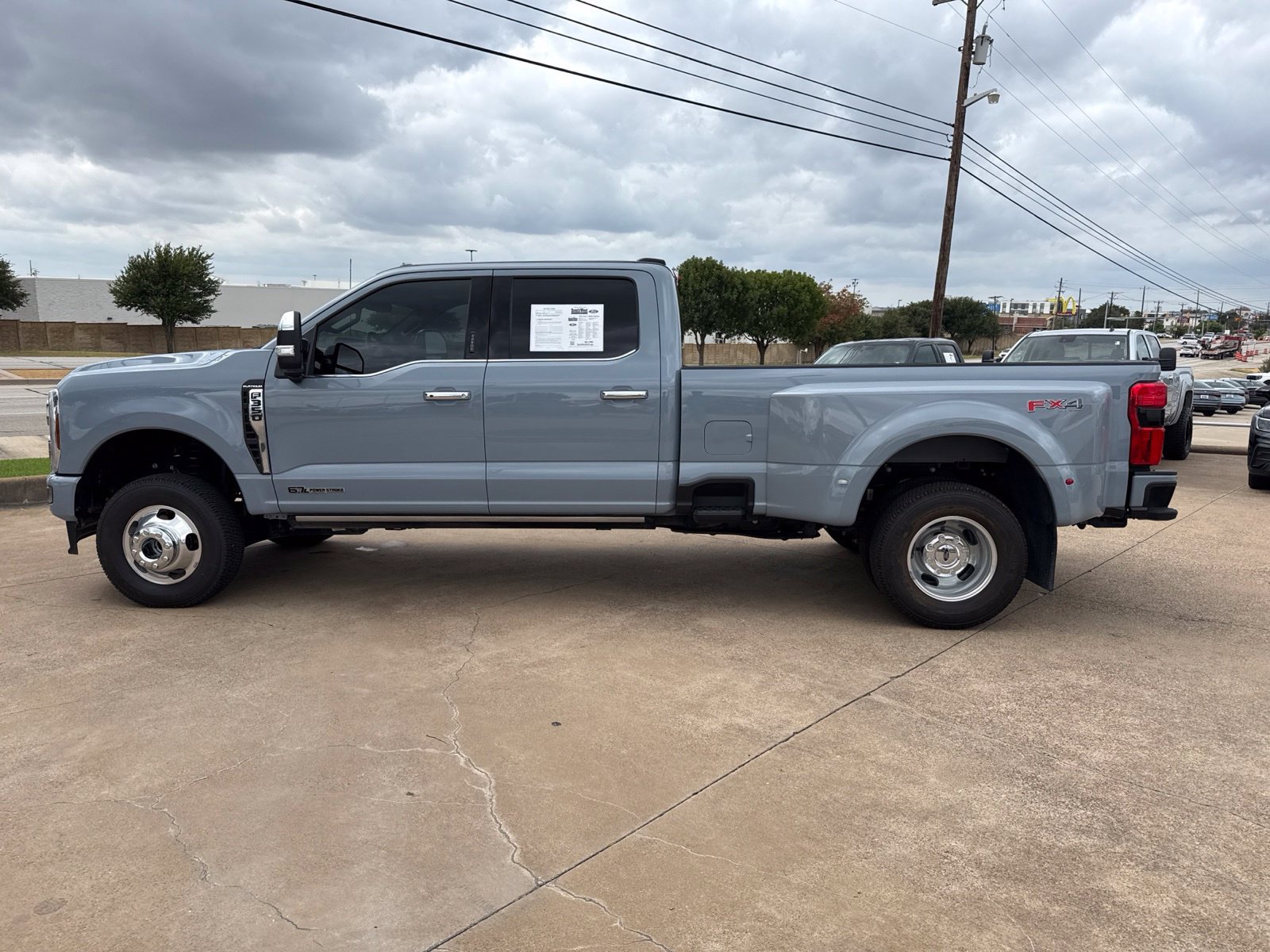 Used 2024 Ford F350 Platinum AWD/4WD image 4