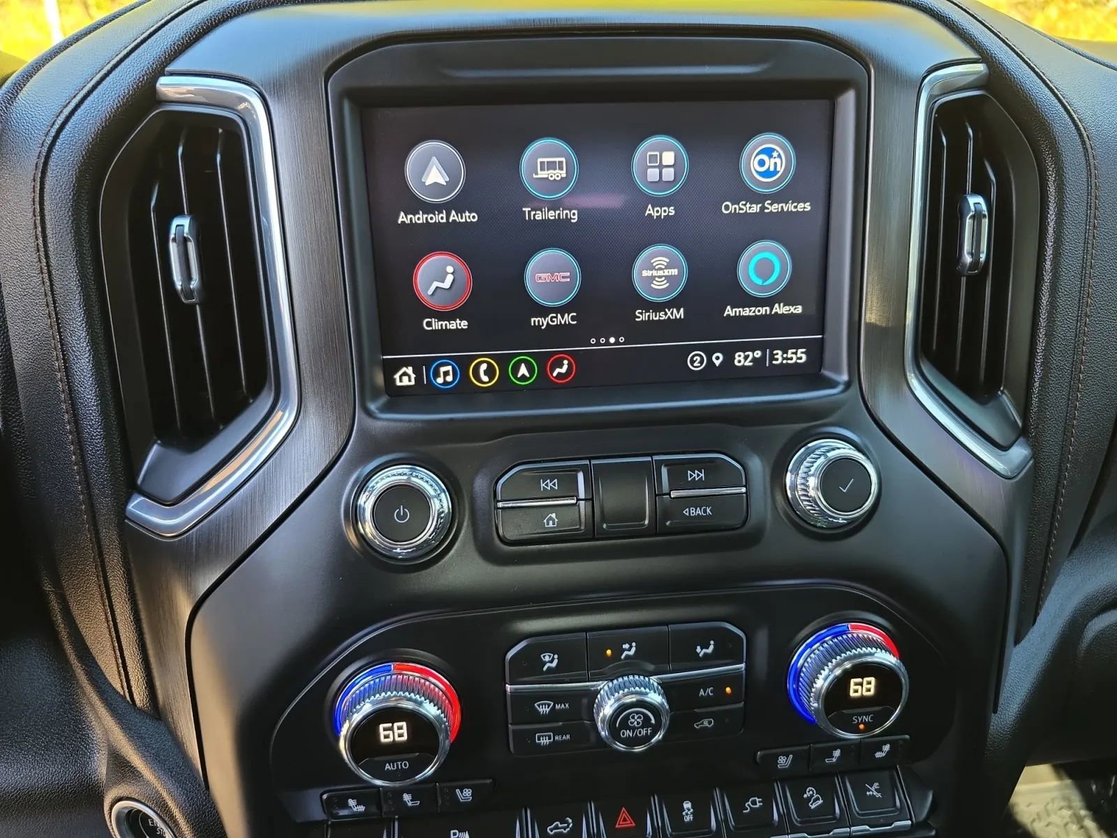 Used 2022 GMC Sierra 3500 AT4 w/ AT4 Preferred Package image 16