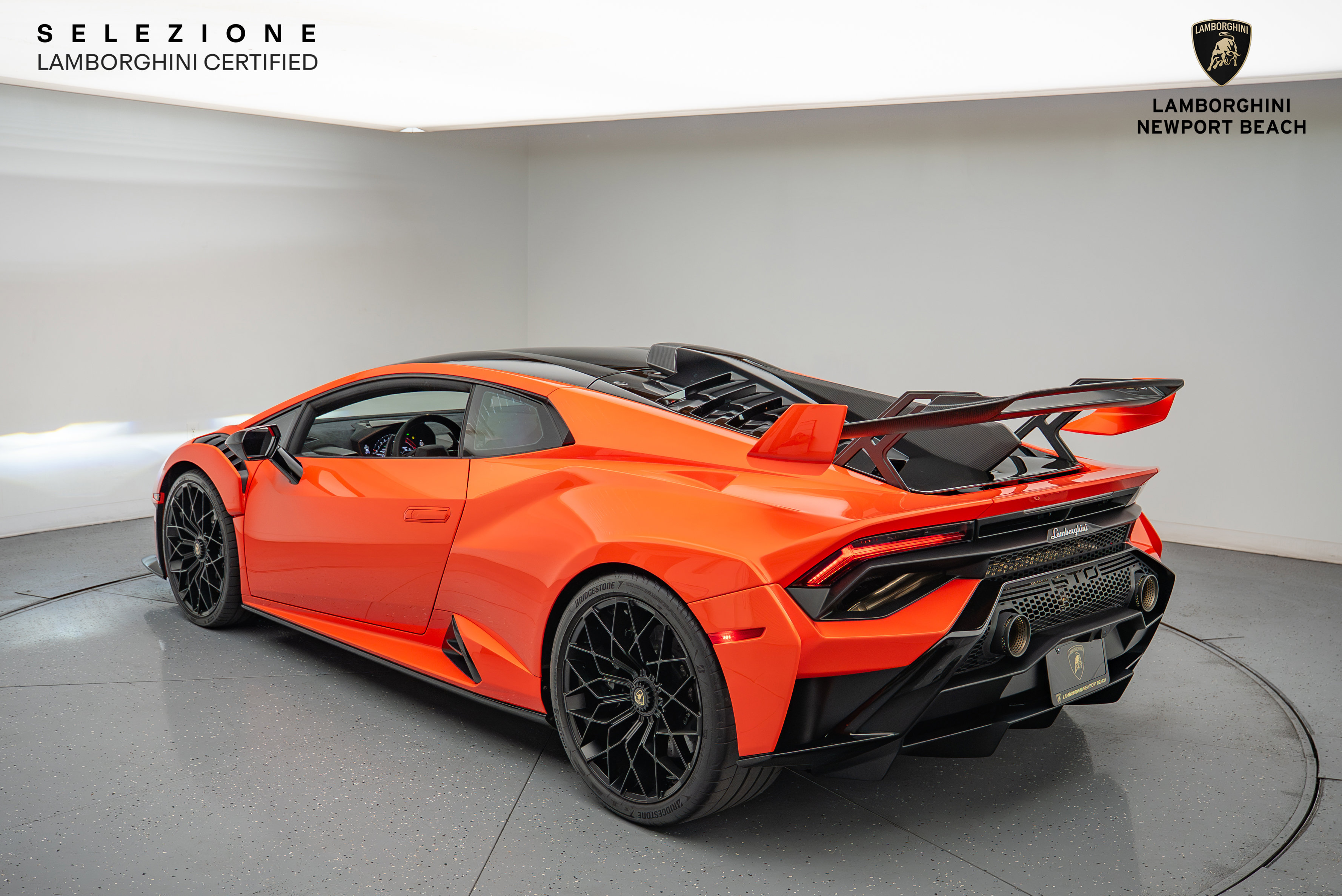 Used 2022 Lamborghini Huracan STO image 15