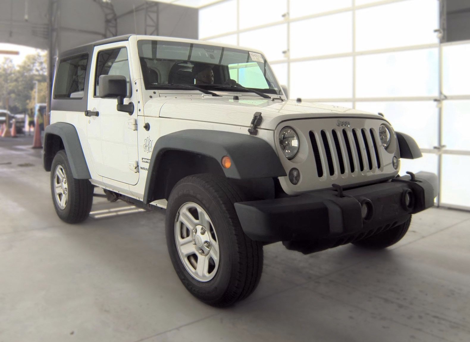 Used 2015 Jeep Wrangler Sport w/ Connectivity Group AWD/4WD image 3
