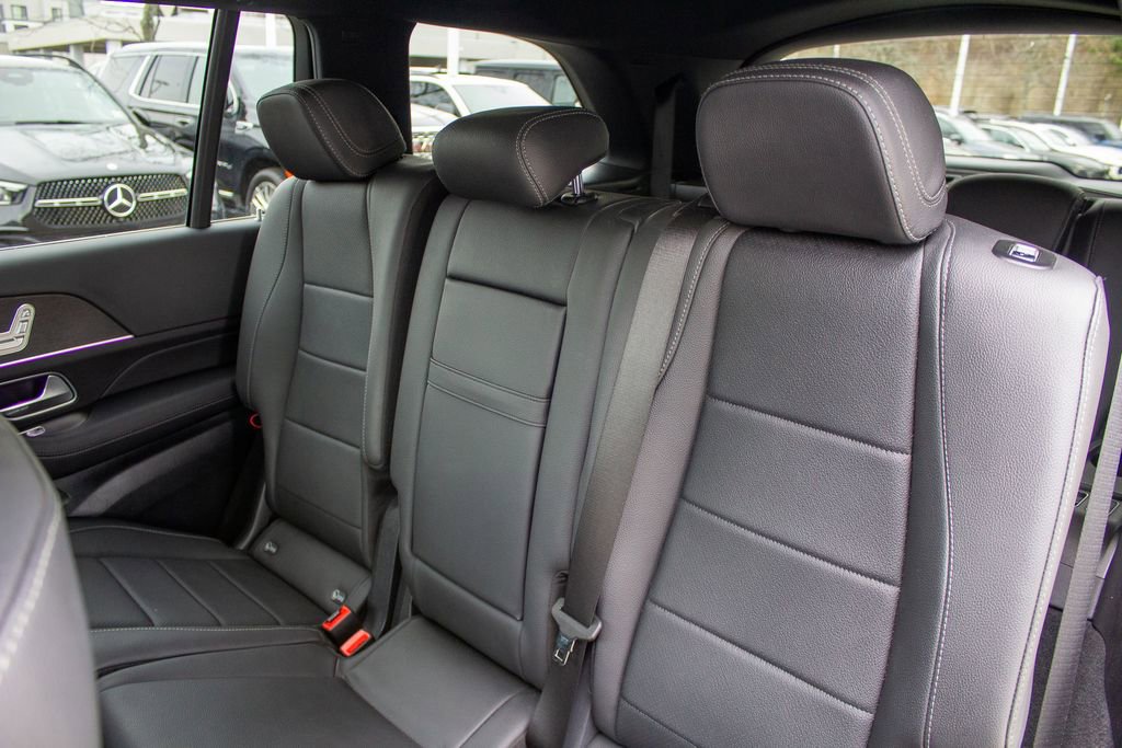 Used 2025 Mercedes-Benz GLS 450 4MATIC image 20