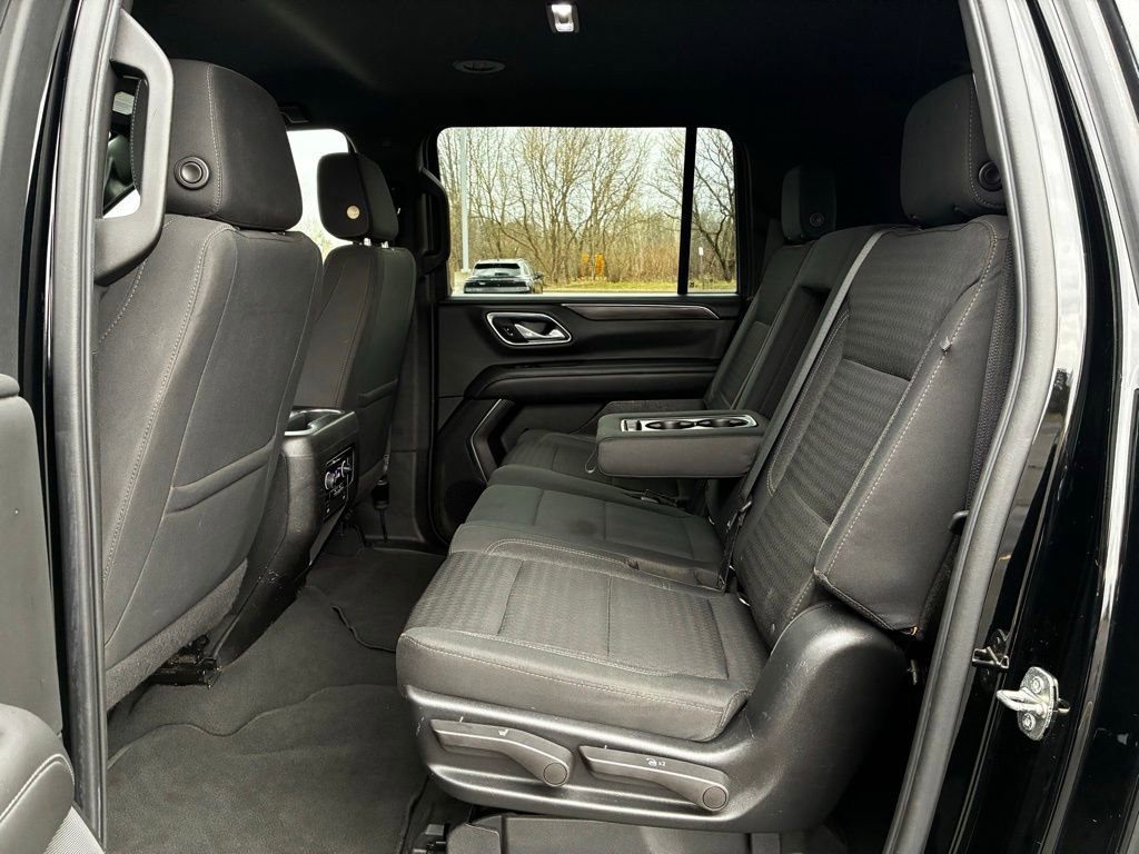 Used 2022 Chevrolet Suburban LS image 31