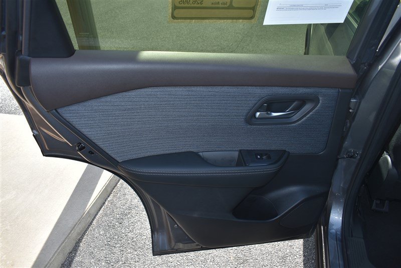 Used 2023 Nissan Rogue SV AWD/4WD image 22