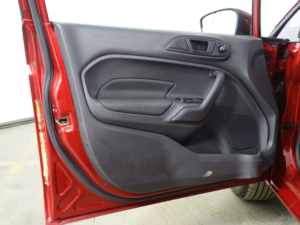 Used 2017 Ford Fiesta SE image 16