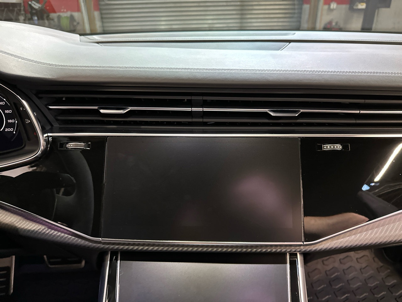 Used 2025 Audi RS Q8 performance w/ RS Design Package - Red image 20