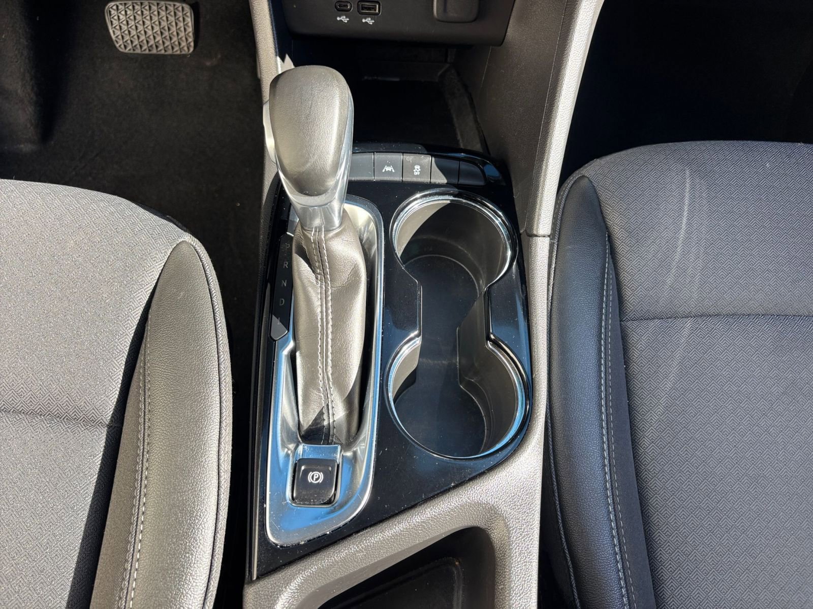 Used 2025 Buick Encore GX Preferred image 41