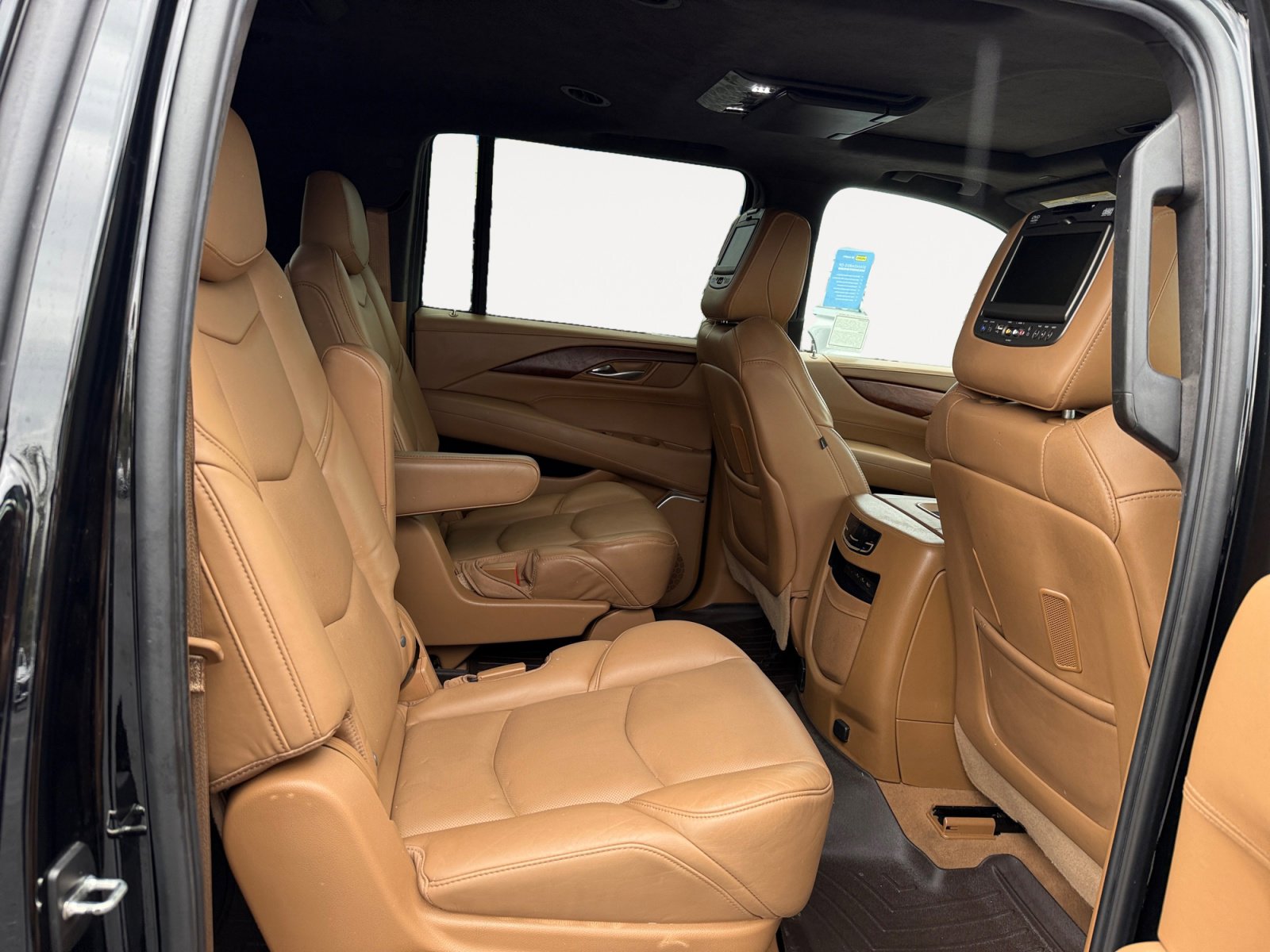 Used 2017 Cadillac Escalade ESV Platinum image 18
