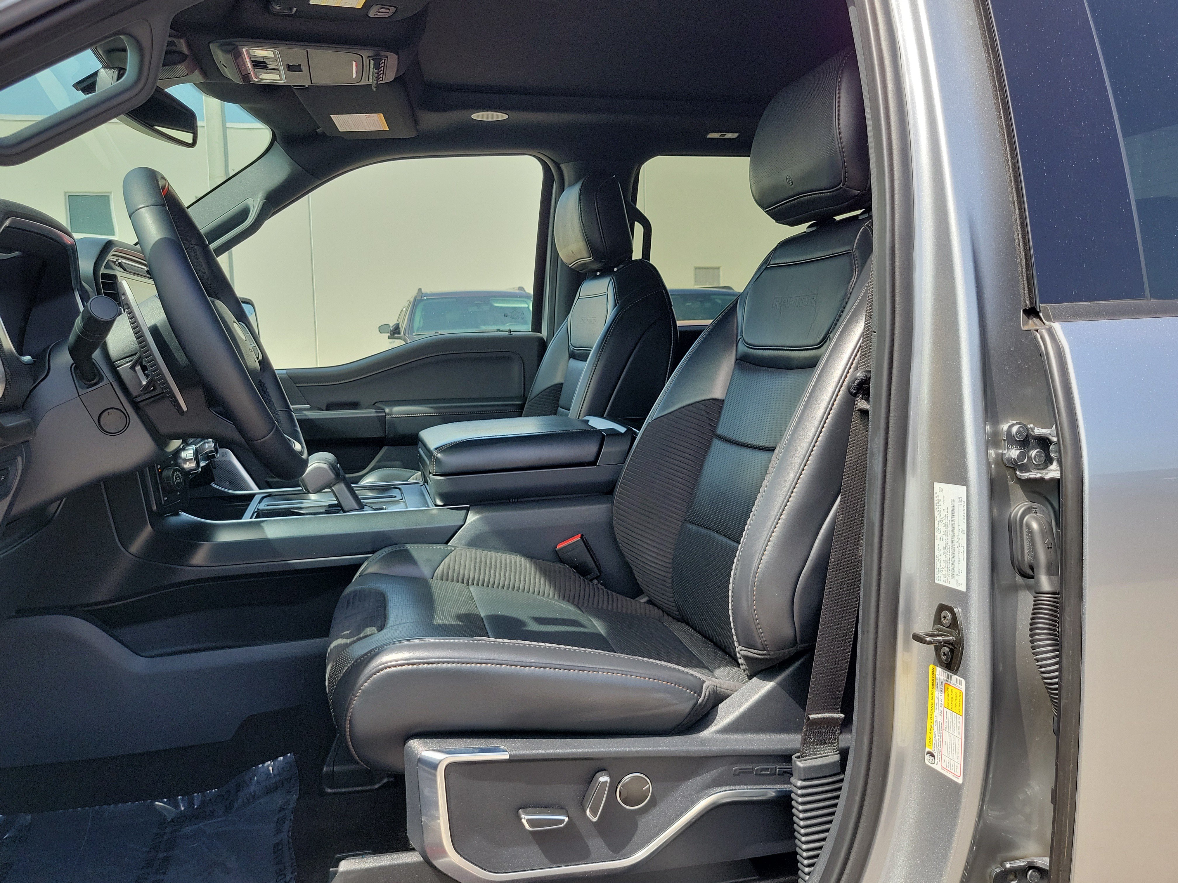 Certified 2022 Ford F150 Raptor w/ Equipment Group 801A High AWD/4WD image 12