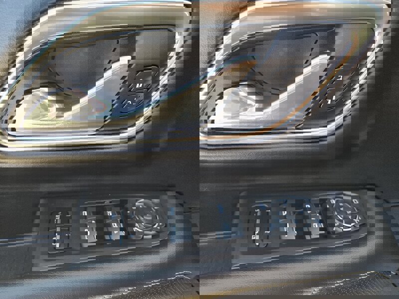 Used 2021 Chevrolet Suburban Premier image 14