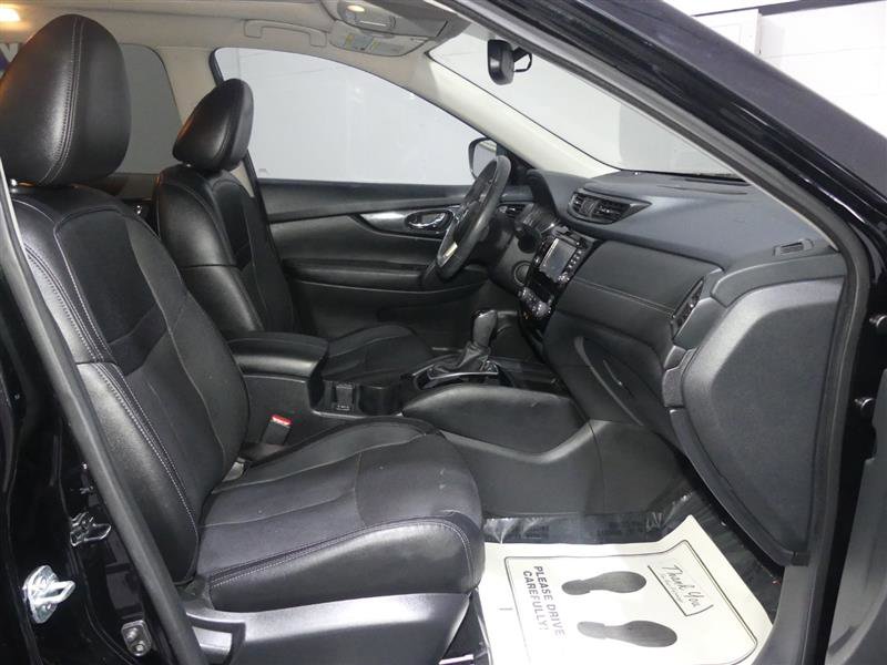 Used 2017 Nissan Rogue SL w/ SL HEV Premium Package image 23