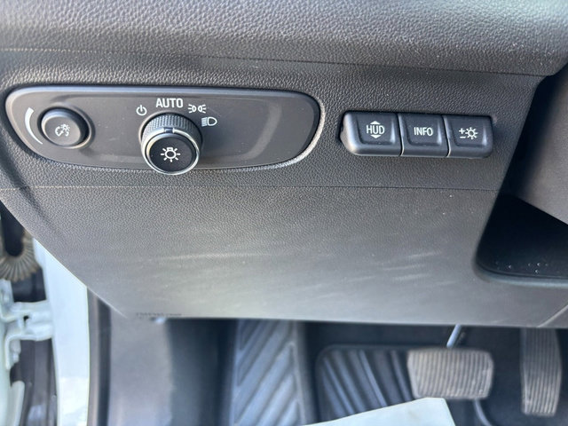 Used 2022 Buick Envision Avenir w/ Technology Package II image 11