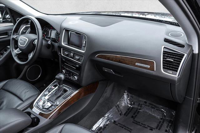Used 2016 Audi Q5 2.0T Premium Plus w/ Technology Package image 25