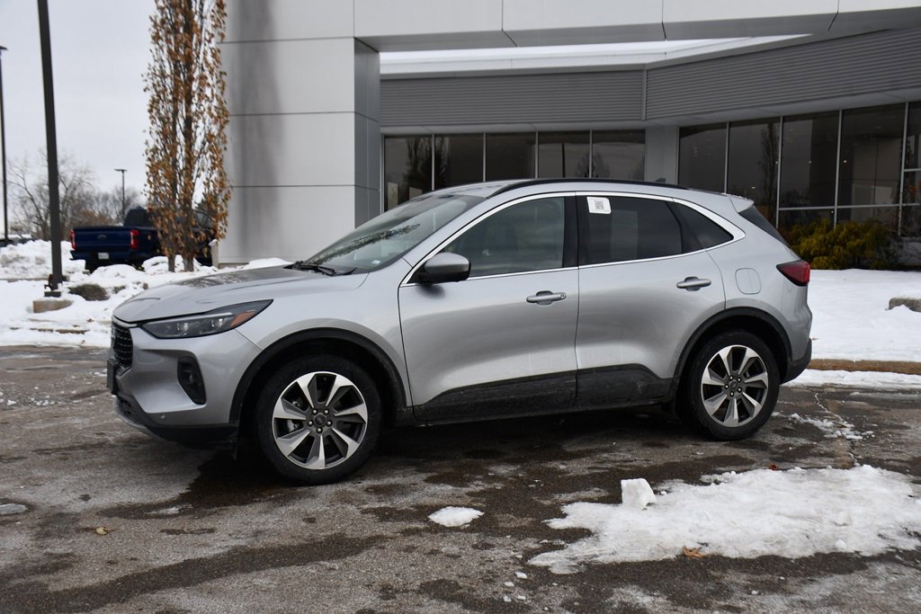 Used 2024 Ford Escape Platinum image 2