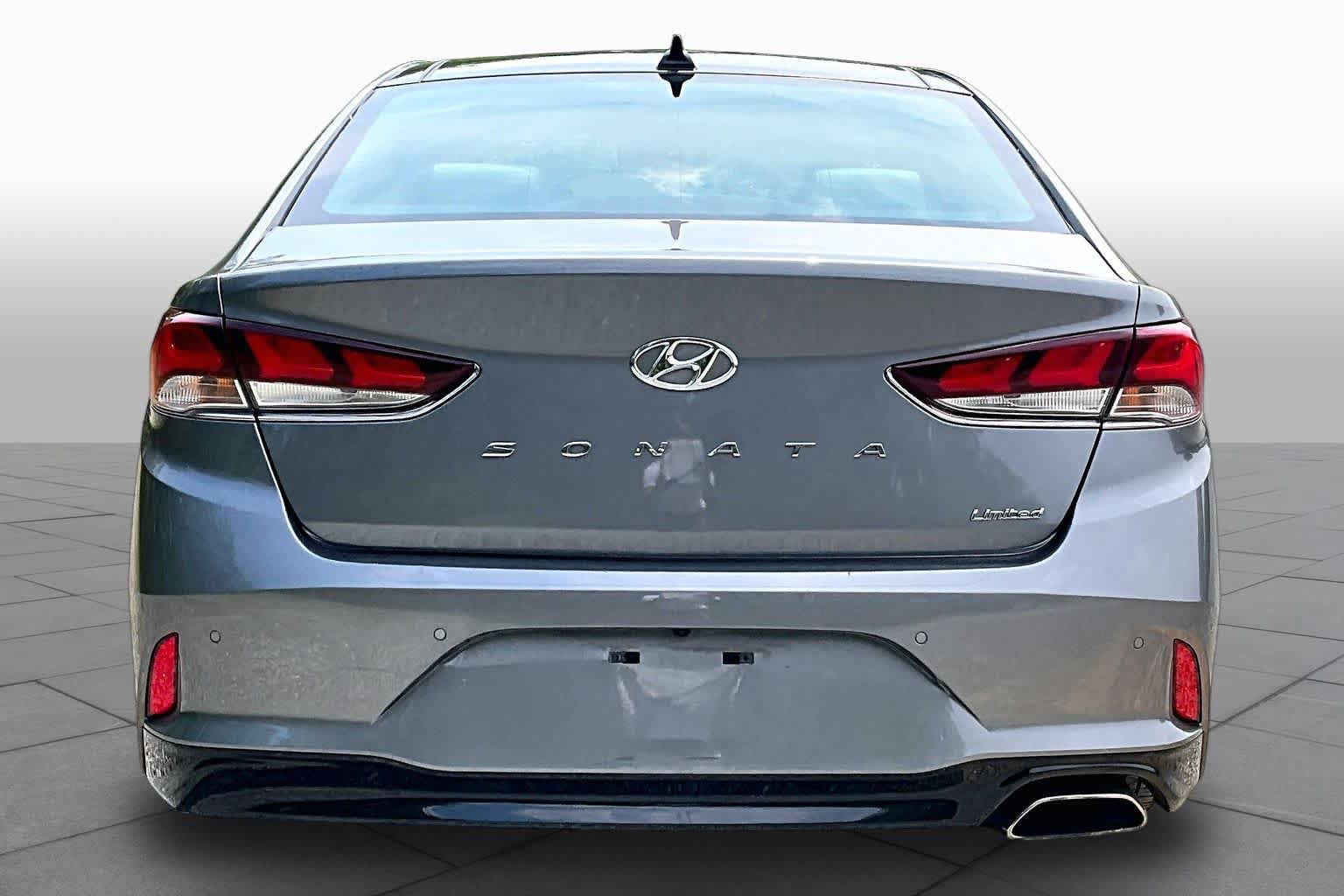 Used 2019 Hyundai Sonata Limited w/ Ultimate Package 04 FWD image 5
