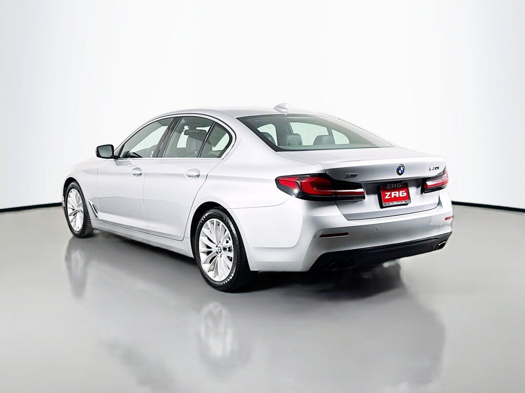 Used 2021 BMW 530i xDrive w/ Convenience Package AWD/4WD image 3