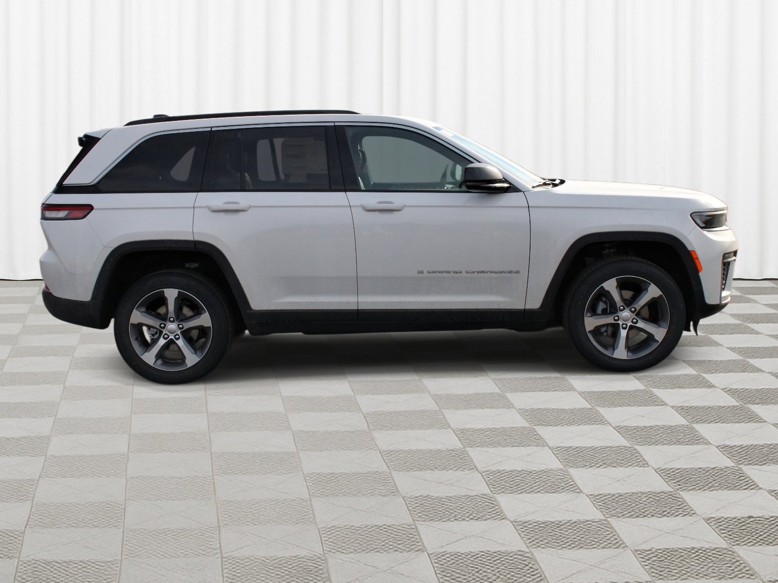 New 2026 Jeep Grand Cherokee Limited image 30