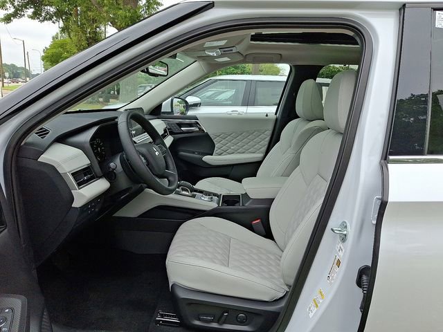 New 2025 Mitsubishi Outlander SEL image 8