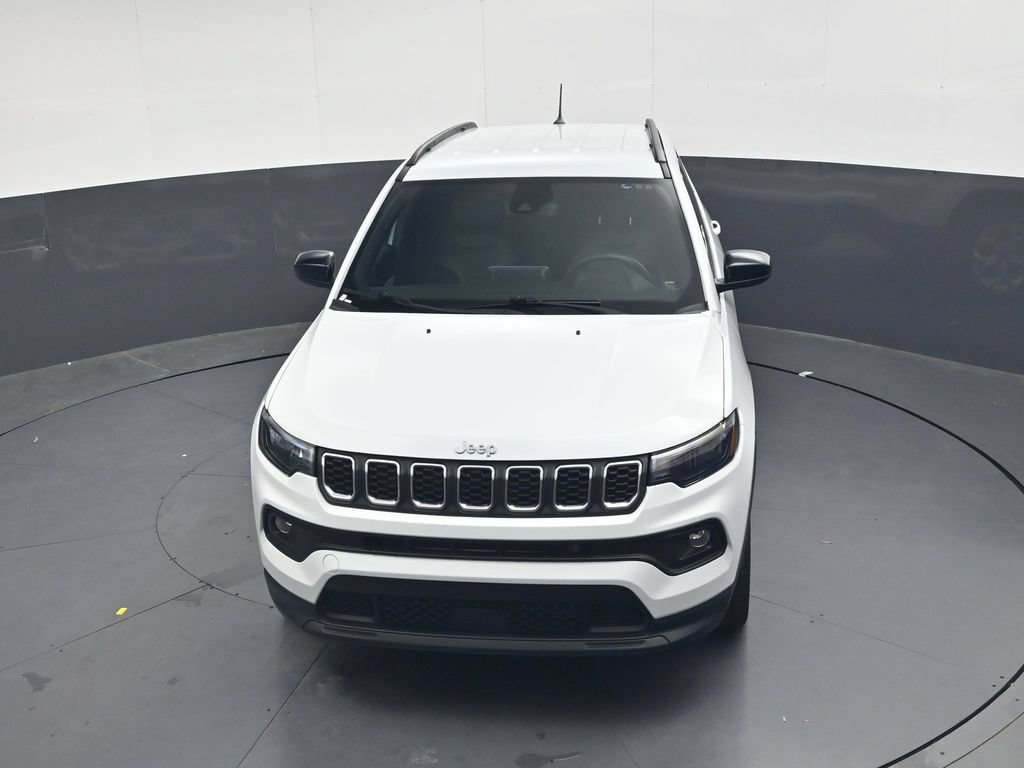 Used 2025 Jeep Compass Latitude AWD/4WD image 31