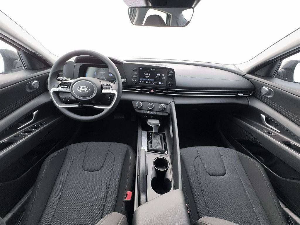 New 2026 Hyundai Elantra SE FWD image 13