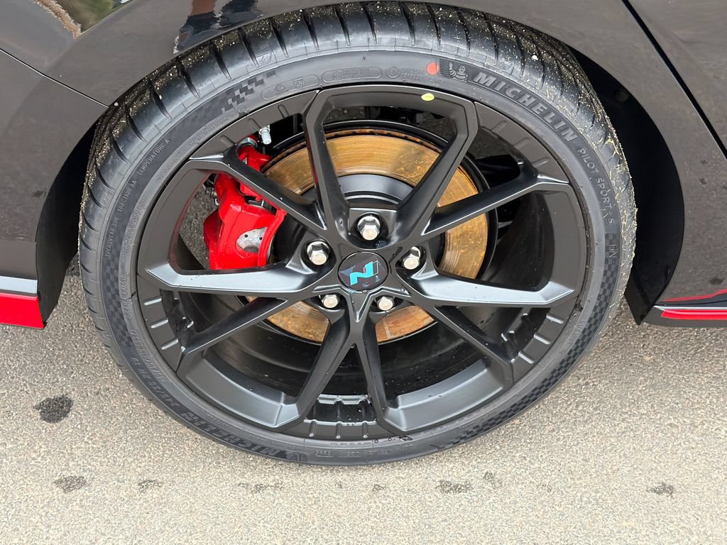New 2026 Hyundai Elantra N FWD image 18