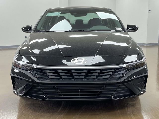 New 2026 Hyundai Elantra SE image 2