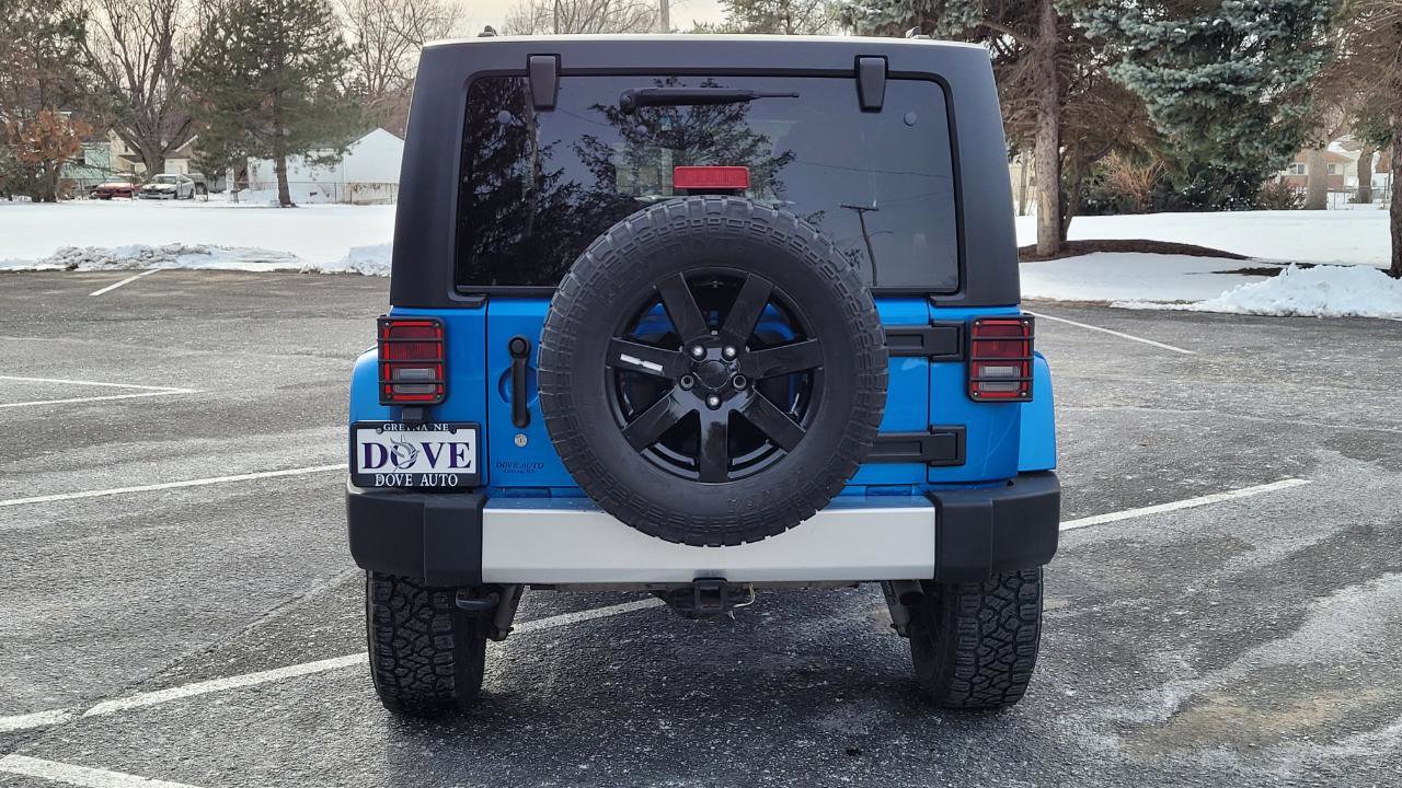 Used 2014 Jeep Wrangler Unlimited Sahara w/ Dual Top Group AWD/4WD image 5