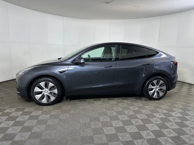 Used 2022 Tesla Model Y Long Range image 6