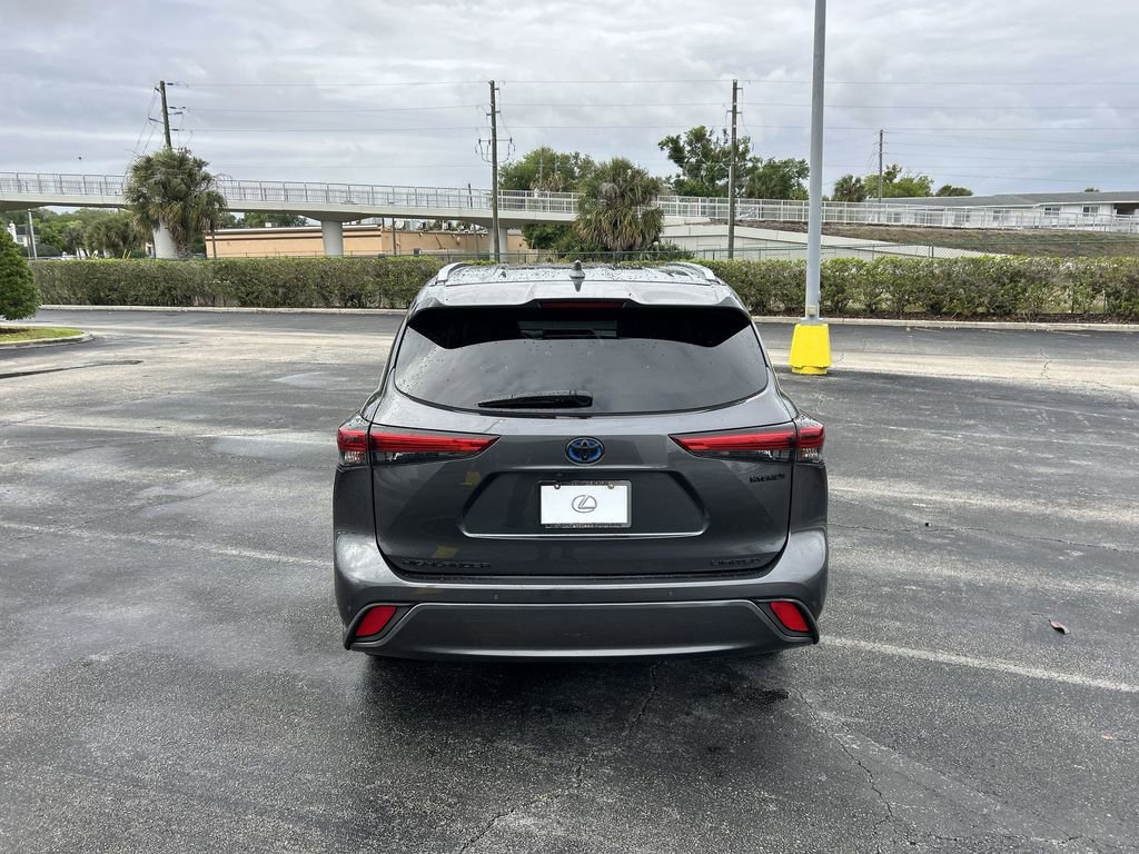 Used 2021 Toyota Highlander Limited image 17