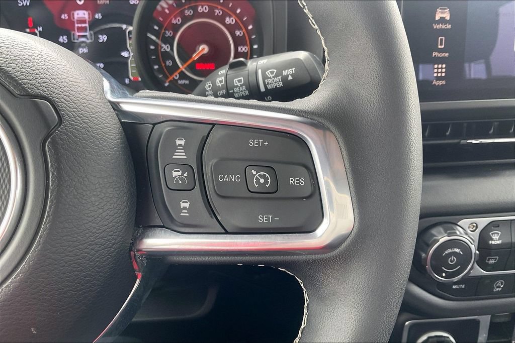 Used 2025 Jeep Wrangler Unlimited Sahara AWD/4WD image 19