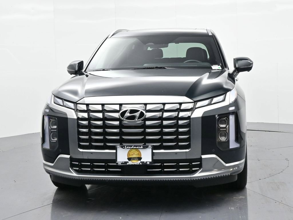 Used 2024 Hyundai Palisade Calligraphy image 3