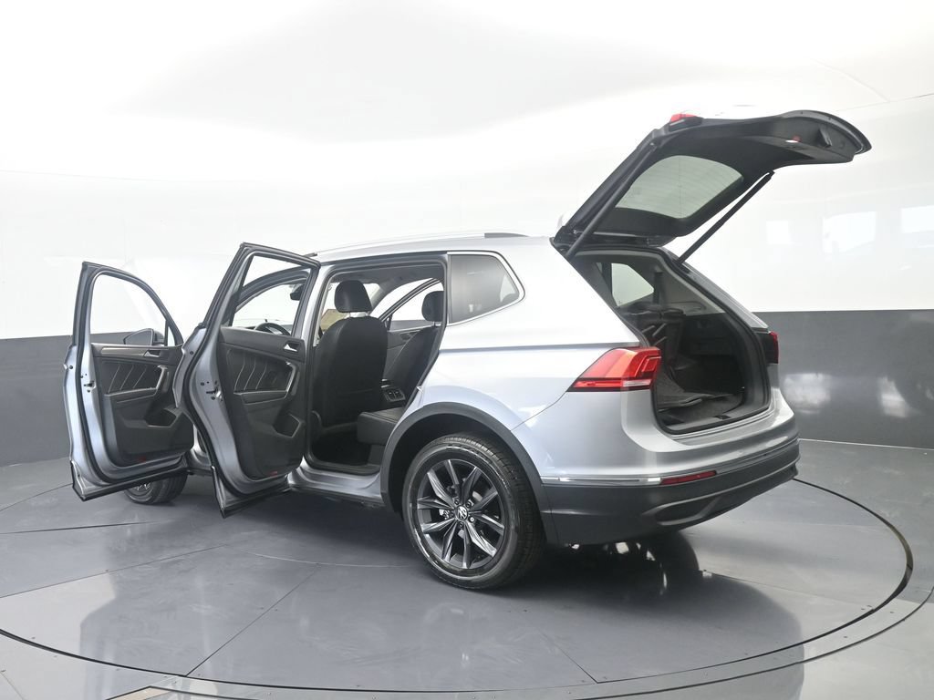Used 2024 Volkswagen Tiguan SE FWD image 77