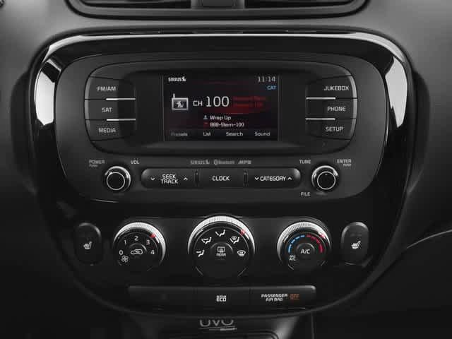 Used 2016 Kia Soul + FWD image 12