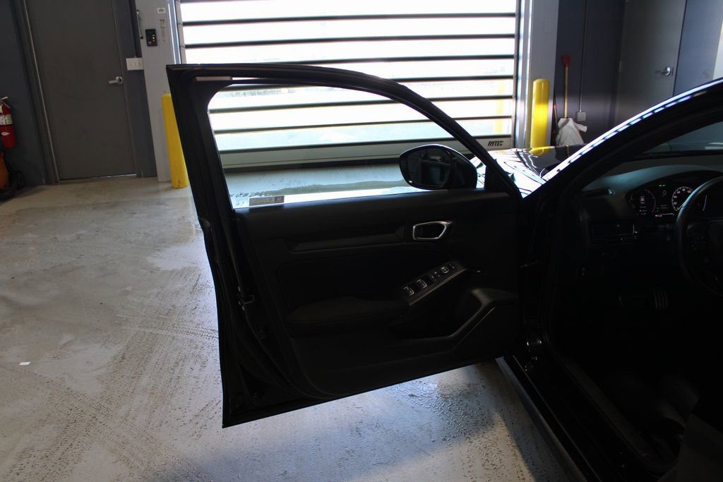 Used 2023 Honda Civic Sport image 6