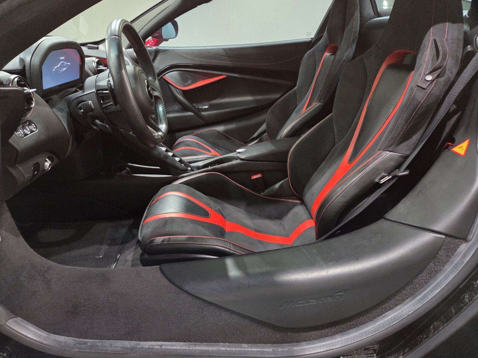 Used 2020 McLaren 720S Performance RWD image 11