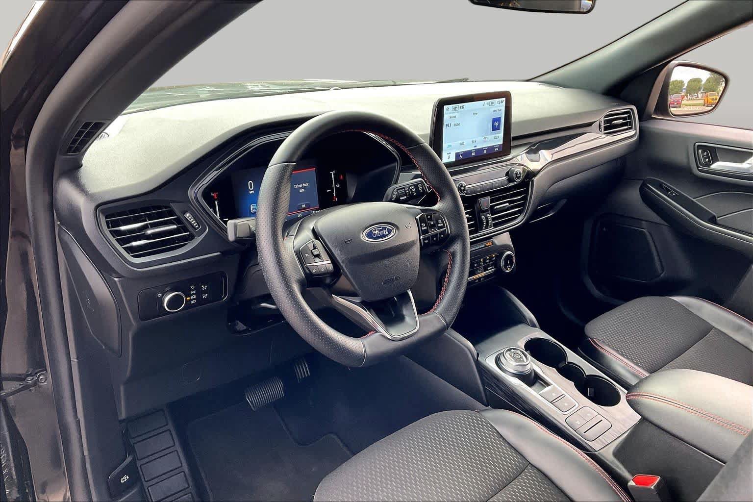 Used 2025 Ford Escape ST-Line FWD image 17