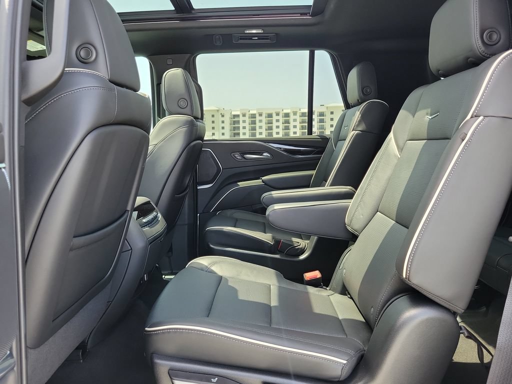 Used 2024 Cadillac Escalade Sport AWD/4WD image 29