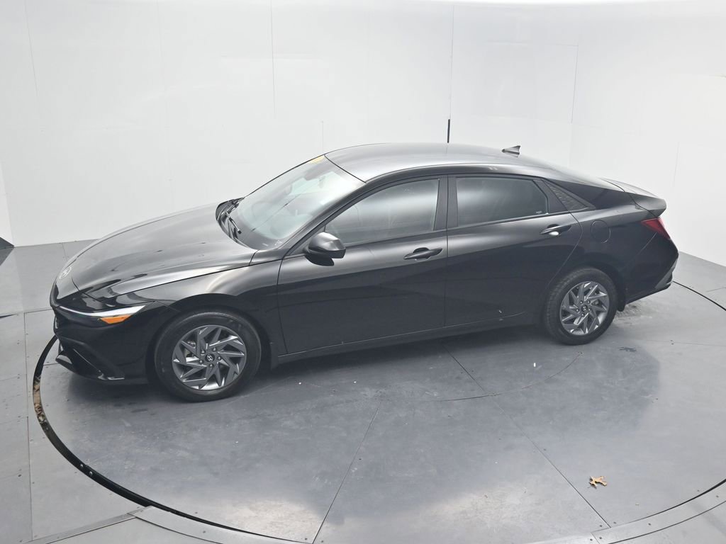 Used 2024 Hyundai Elantra SEL image 48