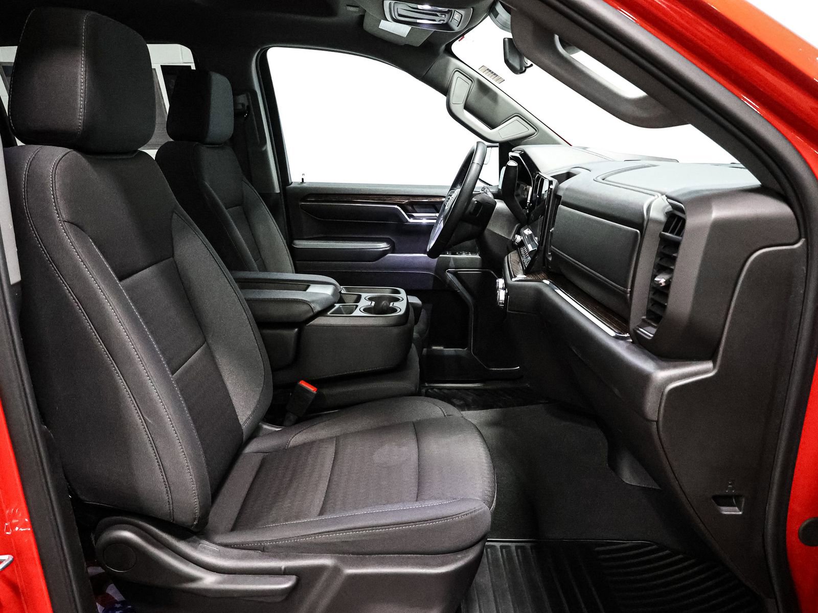 Used 2024 GMC Sierra 1500 SLE image 24