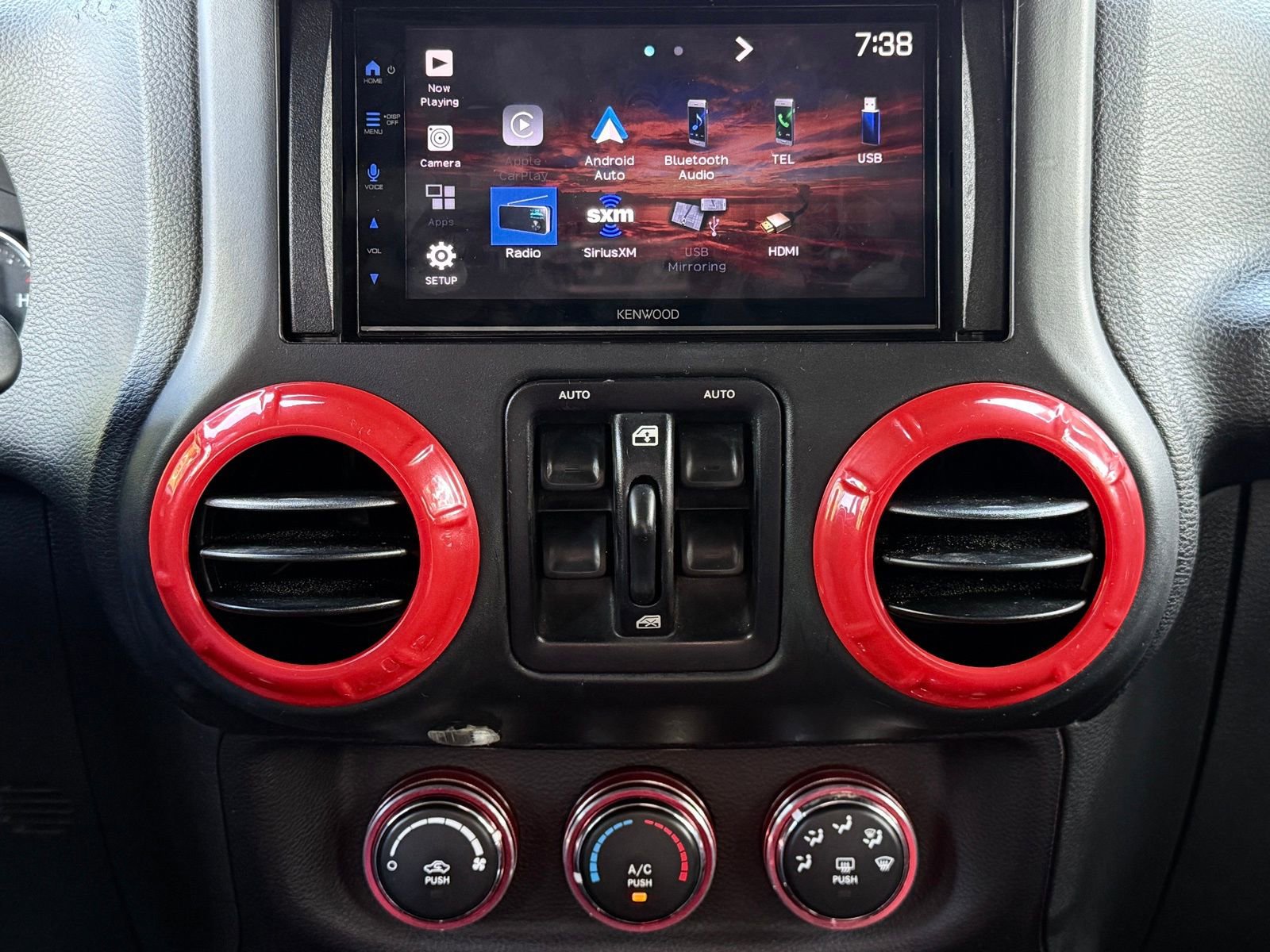 Used 2016 Jeep Wrangler Unlimited Sahara image 26